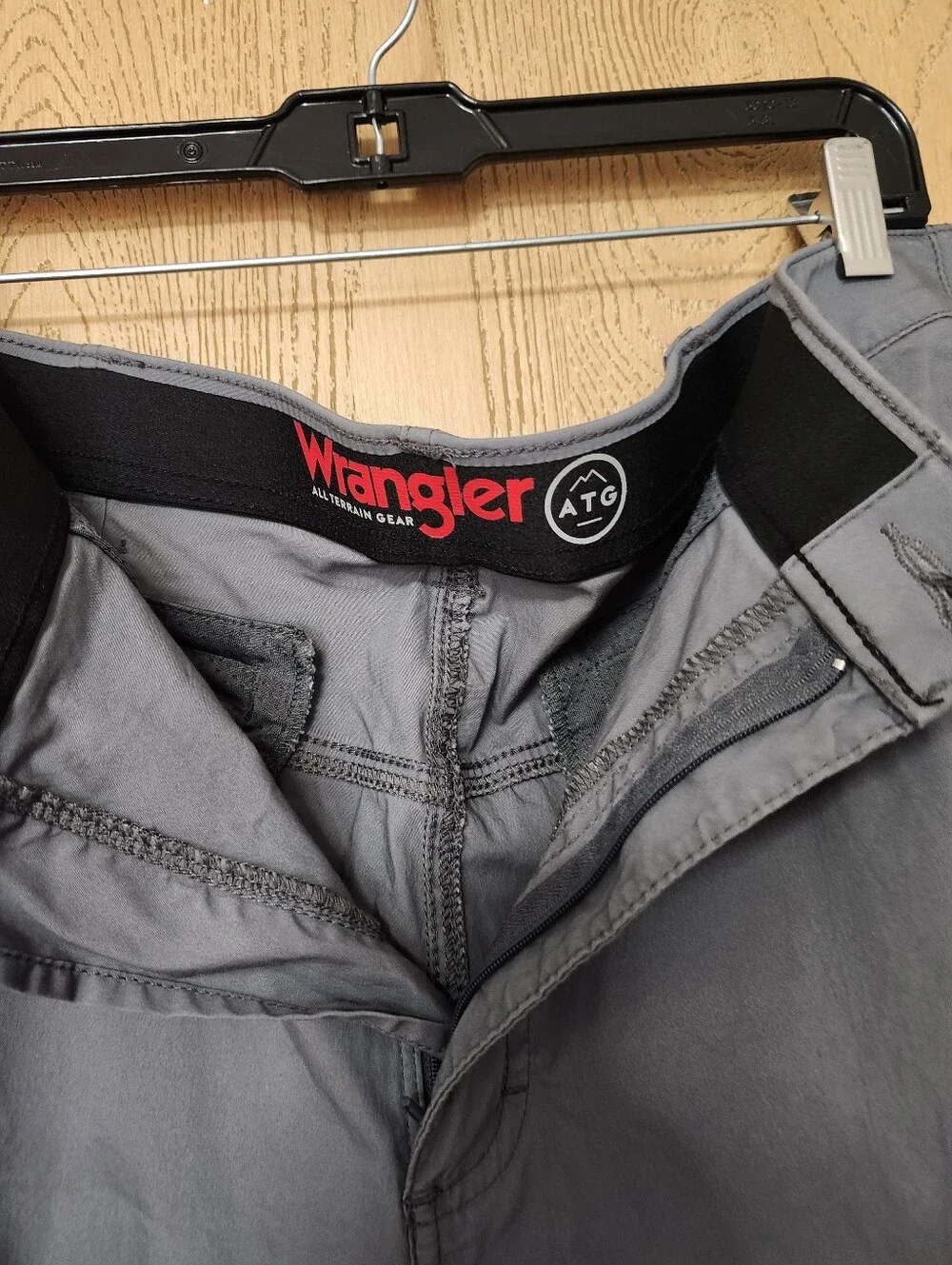 Wrangler Men's Gray Cargo Shorts - Classic Utility Style. New W/O Tags